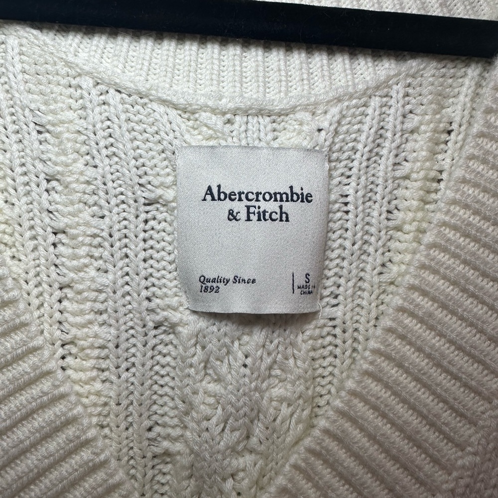 A&F Abercrombie Oversized Cable Knit Sweater Vest… - image 2